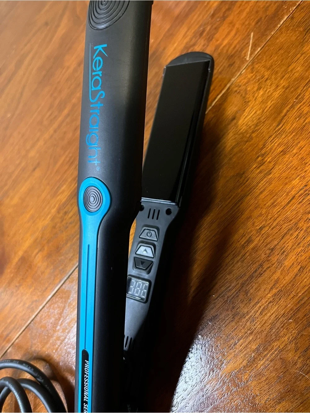 KeraStraight Professional Series Titanium Flat Iron BSKTD15 Hair Straightener